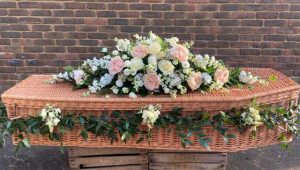 COFFIN SPRAY & GARLAND