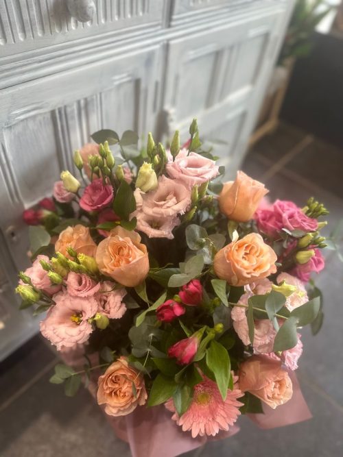 LARGE VASE ARRANGEMENT WITH HAND-TIE - Image 3