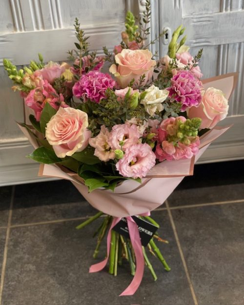 HAND TIE OF SEASONAL FLOWERS